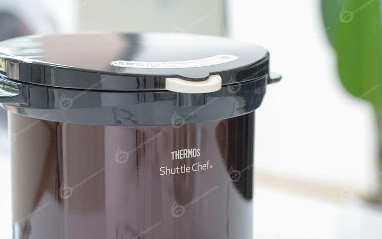 Nồi ủ Thermos KBG 4,5 lít Chân Không Hàng Nội Địa Nhật,  công nghệ giữ nhiệt chân không. Nồi giúp ninh, hầm nhừ thức ăn mà không cần tốn điện/gas liên tục, tiết kiệm thời gian