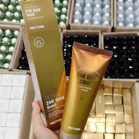 Sữa rửa mặt Ốc Sên dưỡng ẩm, sáng da Prettyskin Total Solution 24K Gold Snail Cleansing Foam 150ml