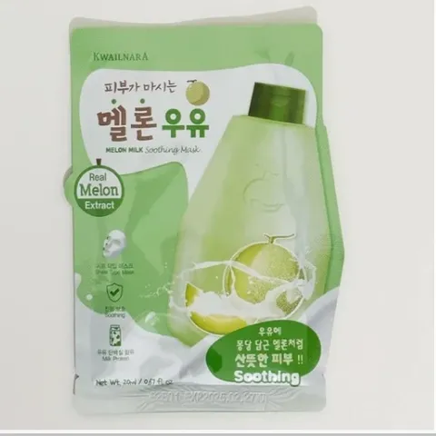 Hộp 10 miếng mặt nạ sữa dâu tái tạo phục hồi làn da hư tổn Kwailnara Strawberry Milk Mask Hàn Quốc 20gr