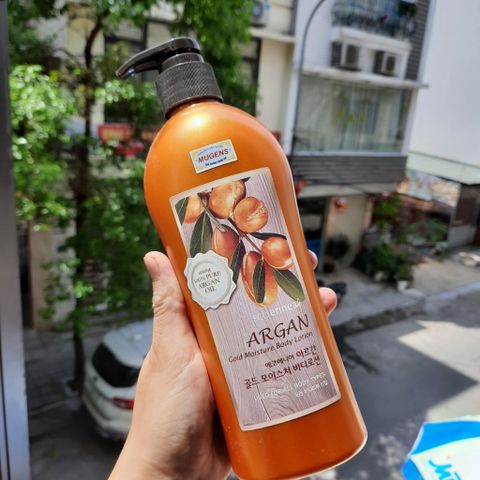 Sữa dưỡng thể thảo dược tinh chất Argan dưỡng ẩm, giúp da mềm mại Welcos Argan Body Lotion 500g