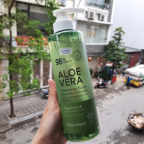 Sữa rửa mặt lô hội dưỡng ẩm và làm sạch sâu Kwailnara Aloe Vera Cleansing Foarm 98% Purity 500ml
