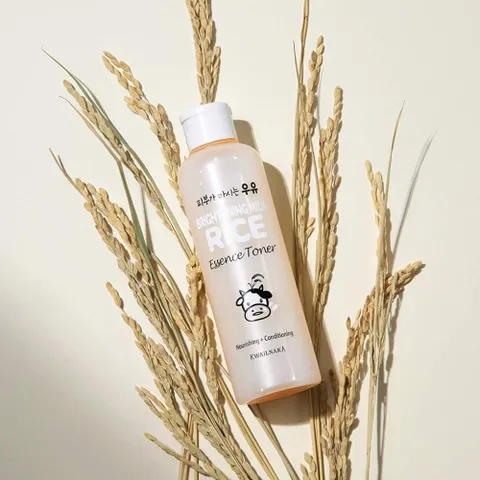 Nước hoa hồng dưỡng ẩm và làm sáng da Kwailnara Brightening Milk Rice Essence Toner Hàn Quốc 200ml