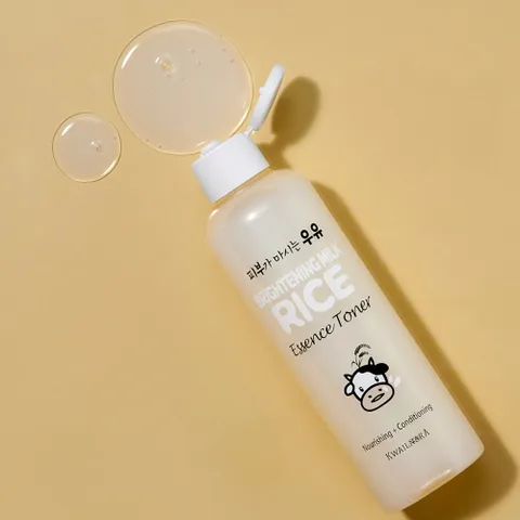 Nước hoa hồng dưỡng ẩm và làm sáng da Kwailnara Brightening Milk Rice Essence Toner Hàn Quốc 200ml