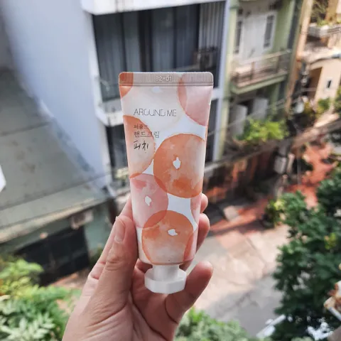 Kem dưỡng da tay Welcos Around Me, dưỡng ẩm trắng sáng mịn da Hàn Quốc 60g