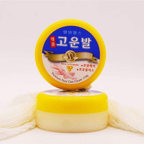 Kem dưỡng da chân và tay mềm mịn chống nứt nẻ Premium Foot Cream Hàn Quốc 110g