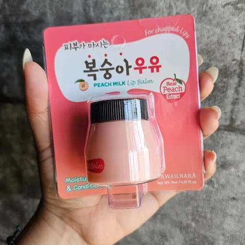 Son dưỡng môi căng mọng dưỡng ẩm WELCOS Kwailnara Milk Lip Balm Hàn Quốc 10ml