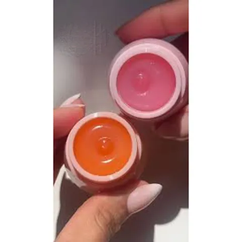 Son dưỡng môi căng mọng dưỡng ẩm WELCOS Kwailnara Milk Lip Balm Hàn Quốc 10ml