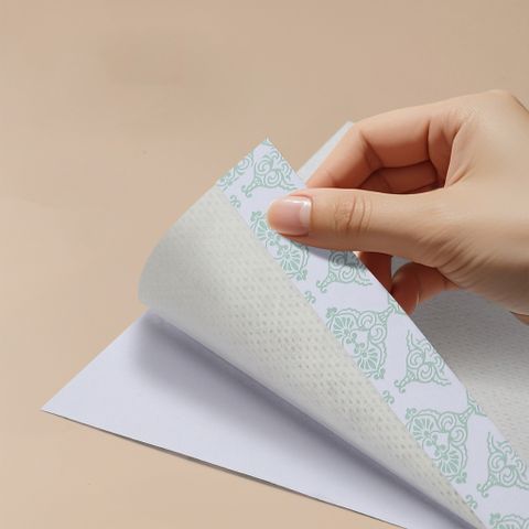Cao dán giảm đau nhức vai, cổ, đau thắt lưng và đau cơ Areby Thái Lan - 1 túi 10 miếng