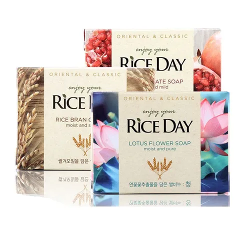Xà bông tắm hương sen Rice Day Soap giúp cải thiện tình trạng mụn hiệu quả Hàn Quốc 100g