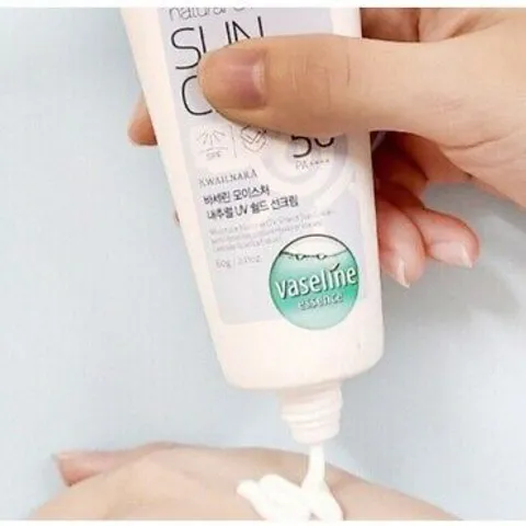 Kem chống nắng rau má, kiềm dầu, nâng tông nhẹ Kwailnar Sun Cream Hàn Quốc 60gr