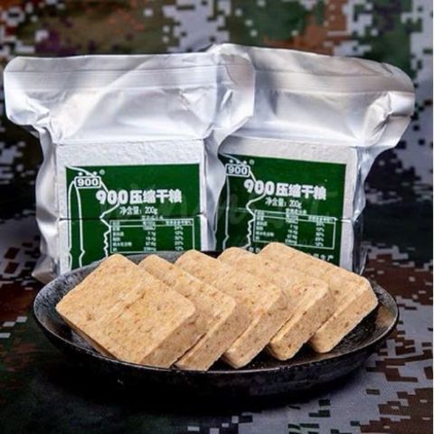 [Thùng Sắt 4KG] Lương Khô Quân Đội 900 Nội Địa Trung Cao Cấp - Lương Khô Ba Sao Giòn Ngon(20 Gói x 200g)