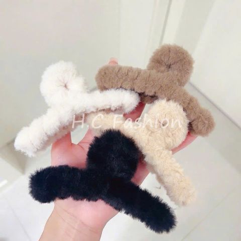 Combo 2 Kẹp Tóc Càng Cua Bọc Lông Vũ Siêu Mềm SP00490 - Kẹp Ngoạm Tóc Lông Xù Hot Trend Thu Đông Nhiều Màu Dễ Thương
