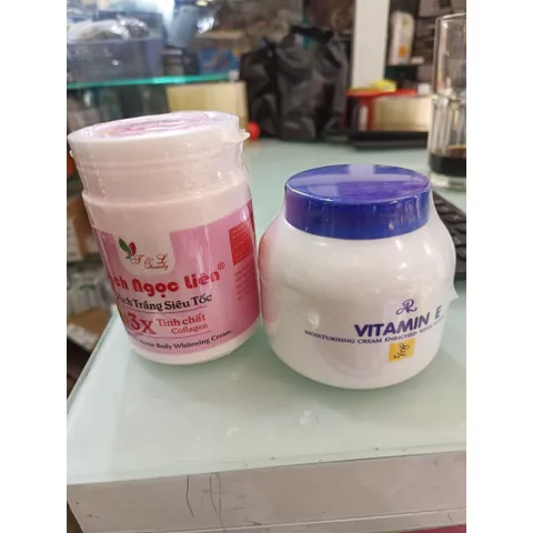 Combo dưỡng body gồm Kích Bạch ngọc liên và Vitamin E nắp xanh giúp dưỡng ẩm