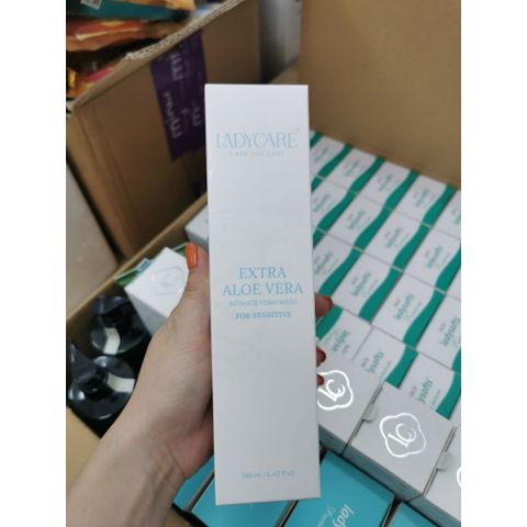 Bọt Vệ Sinh Ladycare Extra Aloe Vera 190ml Chính Hãng - Làm Sạch Dịu Nhẹ, Cân Bằng pH, Khử Mùi Vùng Kín
