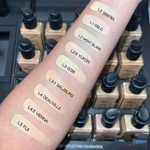 Light Reflecting Foundation – Kem nền “ánh sáng tự nhiên” 786142