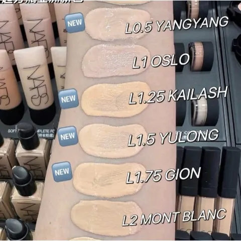 Light Reflecting Foundation – Kem nền “ánh sáng tự nhiên” 786142