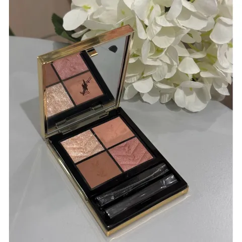 Couture Mini Clutch – Bảng Phấn Mắt 4 Ô Sang Trọng Vỏ Đen Da Chần✨ 786153