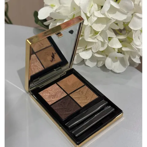 Couture Mini Clutch – Bảng Phấn Mắt 4 Ô Sang Trọng Vỏ Đen Da Chần✨ 786153