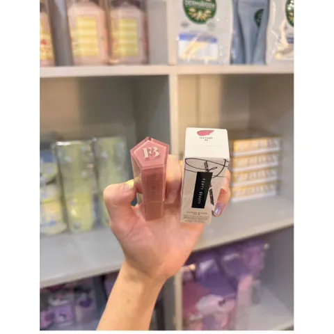Fenty Beauty Gloss Stix Son Bóng Có Màu Môi Căng Bóng Tông MLBB✨ 786241