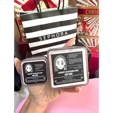 Phấn phủ bột Huda Beauty Easy Bake Cherry Blossom Cake mini/full size – bột hồng làm sáng da, kiềm dầu, set nền mịn 786299