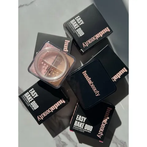 Phấn phủ bột Huda Beauty Easy Bake Cherry Blossom Cake mini/full size – bột hồng làm sáng da, kiềm dầu, set nền mịn 786299