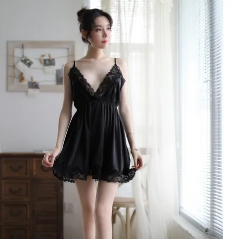 Váy ngủ lụa phối ren cực sexy