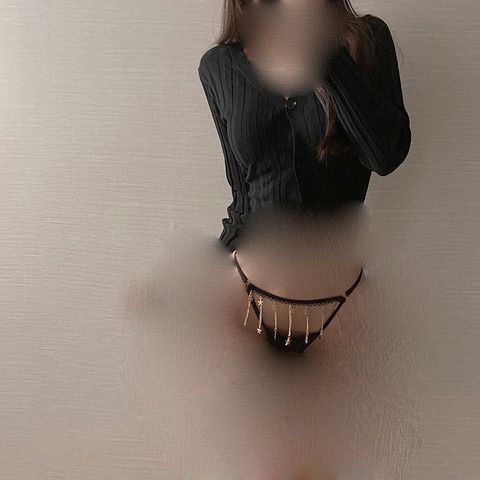 Quần lót nữ lọt khe Hot Girls tua rua xích
