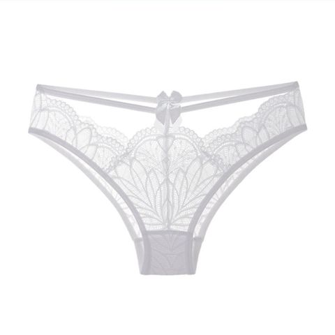 Quần lót nữ lọt khe gợi cảm dây chéo