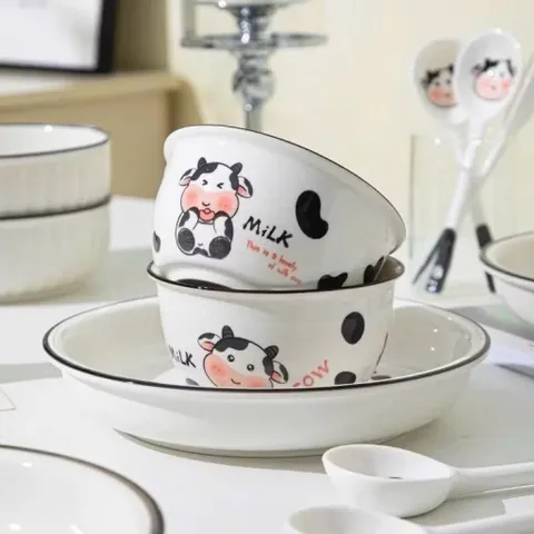 Set 2 bát sứ hình bò sữa Cute milk kèm 2 thìa siêu đáng yêu phong cách Hàn Quốc