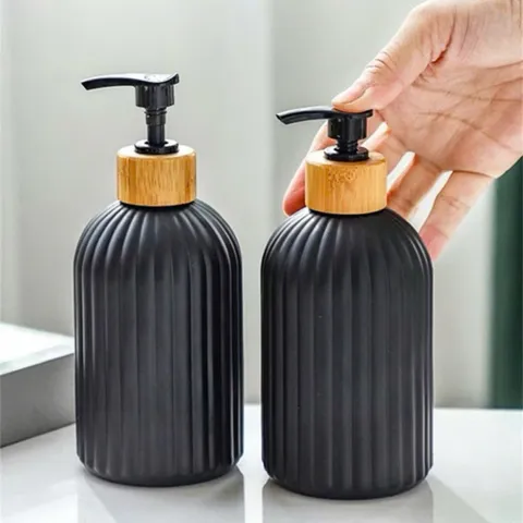 lọ chiết dầu gội sữa tắm thủy tinh sọc nổi nắp vân gỗ vòi nhấn cao cấp decor phòng tắm
