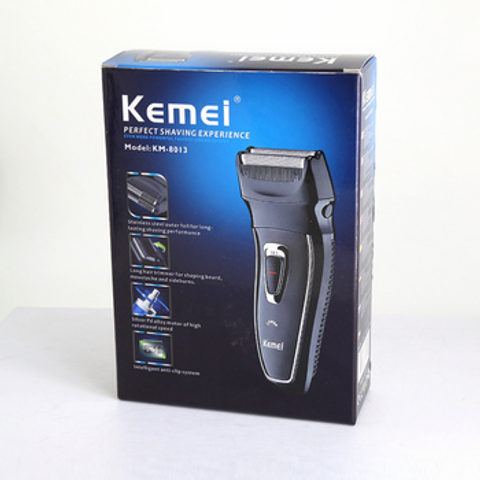 Máy cạo râu 2 lưỡi Kemei KM, thiết kế hiện đại, nhỏ gọn, với trọng lượng chỉ khoảng 350g.