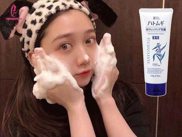 Sữa Rửa Mặt Ý Dĩ Nhật Bản Hatomugi Naturie, làm sáng da và mờ thâm.