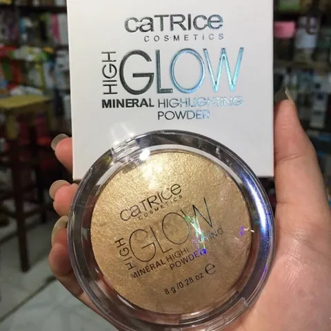 Phấn highlight bắt sáng Catrice High Glow Mineral Highlighting Light Infusion 788331