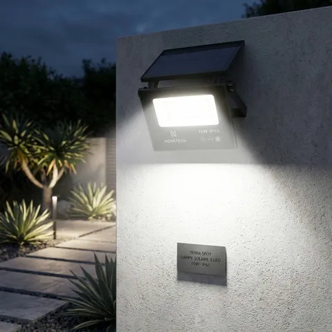 Đèn pha Led năng lượng mặt trời Novatech ( Pháp ), 10W chống nước IP65, liền Panel 788836