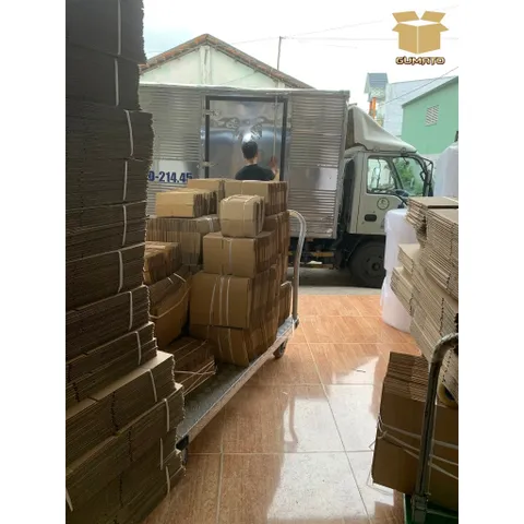 Hộp carton đóng hàng 30x20x10 đựng giày cứng bảo quản giầy trong quá trình vận chuyển, hộp giấy gói hàng đồ RUNO
