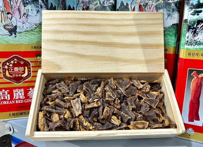 Sâm Khô Nguyên Củ Hộp Thiếc Hàn Quốc - Hồng Sâm 6 Năm Tuổi 300g, Giúp Bồi Bổ Sức Khỏe và Cải Thiện Giấc Ngủ