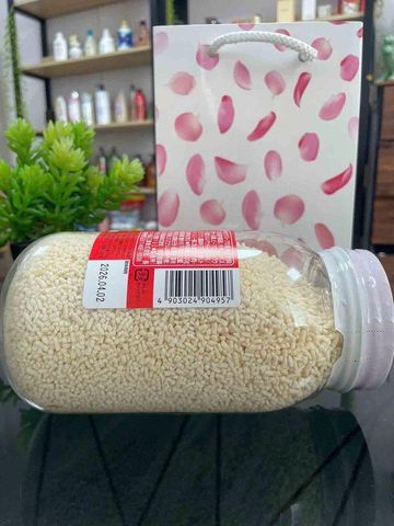 Hạt nêm Youki Nhật Bản 520g, là gia vị nêm sẵn cao cấp, nổi bật với chiết xuất thịt gà, thịt bò và rau củ, mang lại vị ngọt thanh tự nhiên cho món ăn