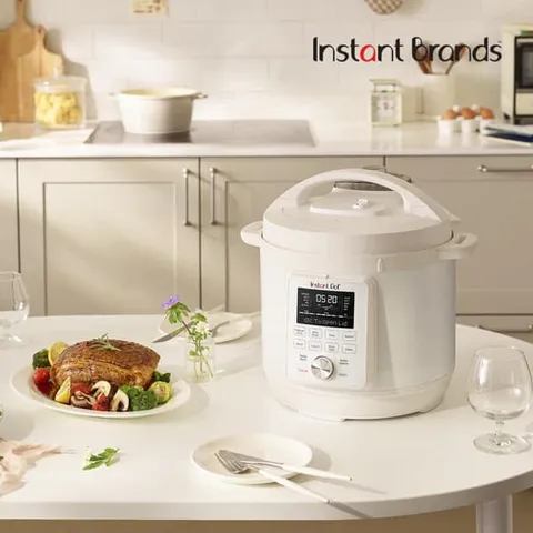 NỒI ÁP SUẤT ĐA NĂNG INSTANT POT 10 IN 1 PRO ,BẢO HÀNH CHÍNH HÃNG 12 THÁNG