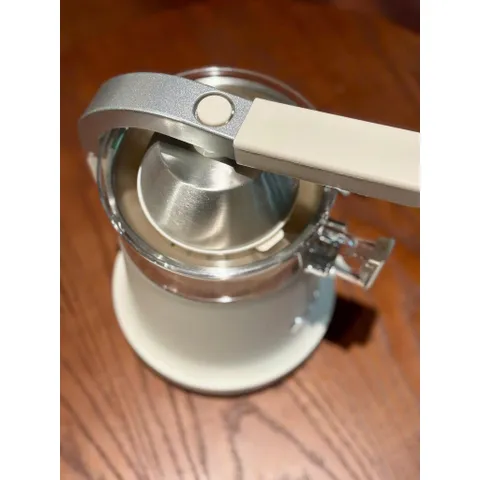 MÁY VẮT CAM HUROM CJ-B03FWH HÀN QUỐC