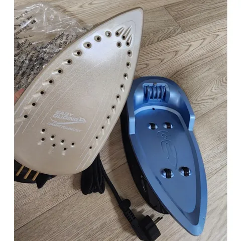 BÀN LÀ KHÔNG DÂY TEFAL FV6551 2600W
