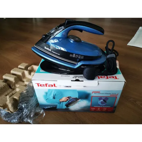 BÀN LÀ KHÔNG DÂY TEFAL FV6551 2600W