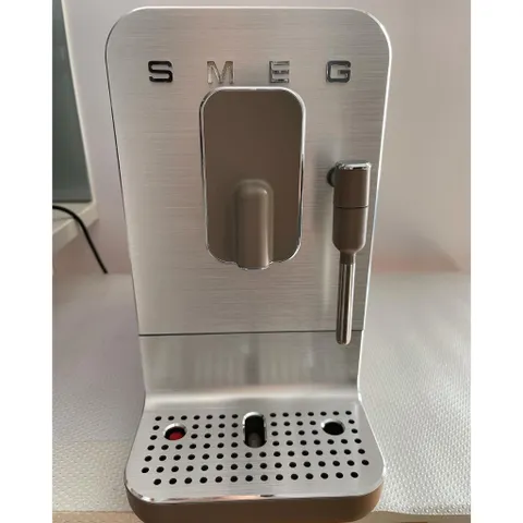 [NHẬP ĐỨC] MÁY PHA CÀ PHÊ TỰ ĐỘNG SMEG BCC02 VÀ BCC02RDMEU  ,BẢO HÀNH 12 THÁNG