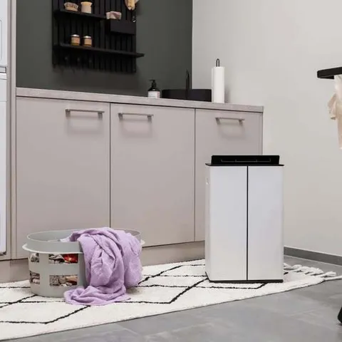 MÁY HÚT ẨM KÈM LỌC KHÔNG KHÍ STADLER FORM LUKAS 20L
