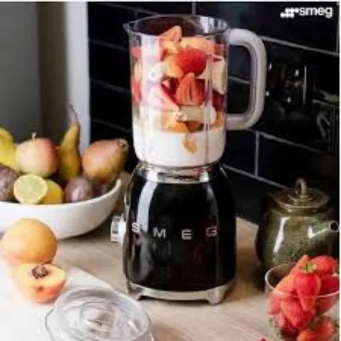 MÁY XAY SINH TỐ SMEG BLF03 nhiều màu (Hàng Đức)