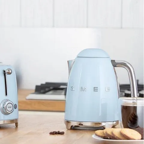 Ấm siêu tốc SMEG KLF03 không chỉnh nhiệt nhiều màu(Hàng Đức)