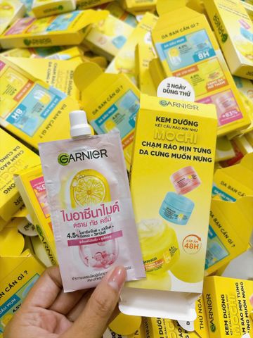 [Mini Gói 7ml ] Kem Dưỡng Garnier Mochi Vitamin C Sáng Da & Căng Mọng Dry Touch Cream