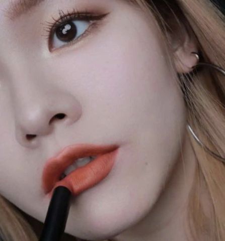 Son lì- 895 màu cam cháy, son Mac Powder Kiss Velvet Blur Slim Sorry Not Sorry. siêu xinh, fullsize fullbox, hàng nhập Mỹ