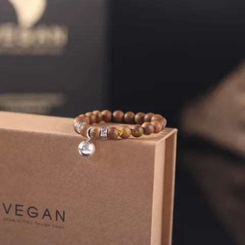 Vòng tay trầm hương VEGAN làm quà tặng cho bé