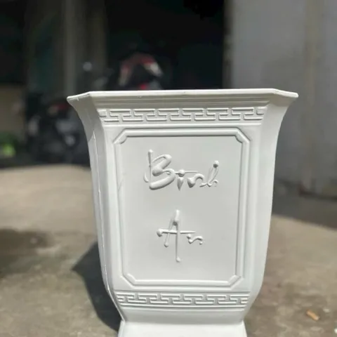 Sỉ 10 chậu vuông tứ quý 3 kích thước ngang 25cm cao 30cm