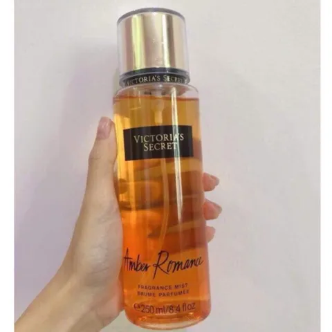 Xịt thơm toàn thân Victoria's Secret Amber Romance 250 ml 793216